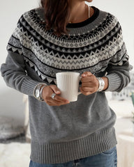 Sweaters with round neck and geometric print