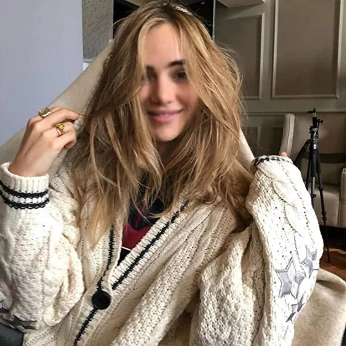 Star Embroidery V-neck Cardigan