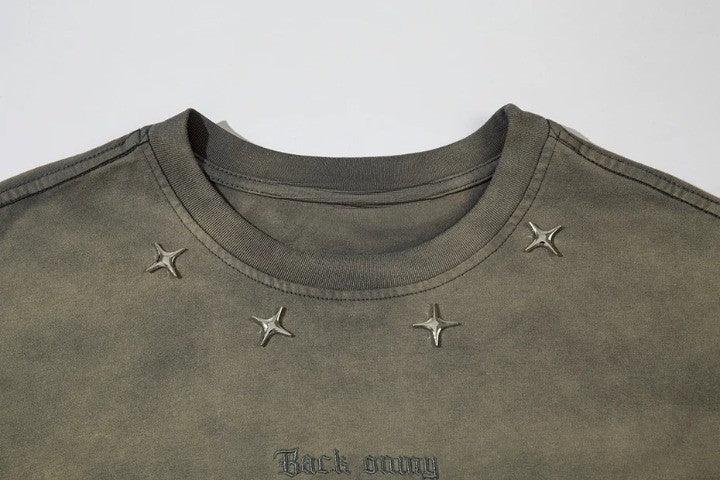 Zerrissenes T-Shirt mit Vintage-Stickerei