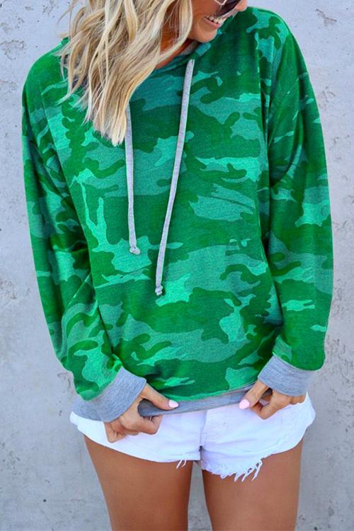 Camo Splice Drawstring Hoodied Sweatshirt