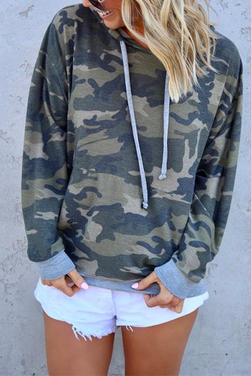 Camo Splice Drawstring Hoodied Sweatshirt