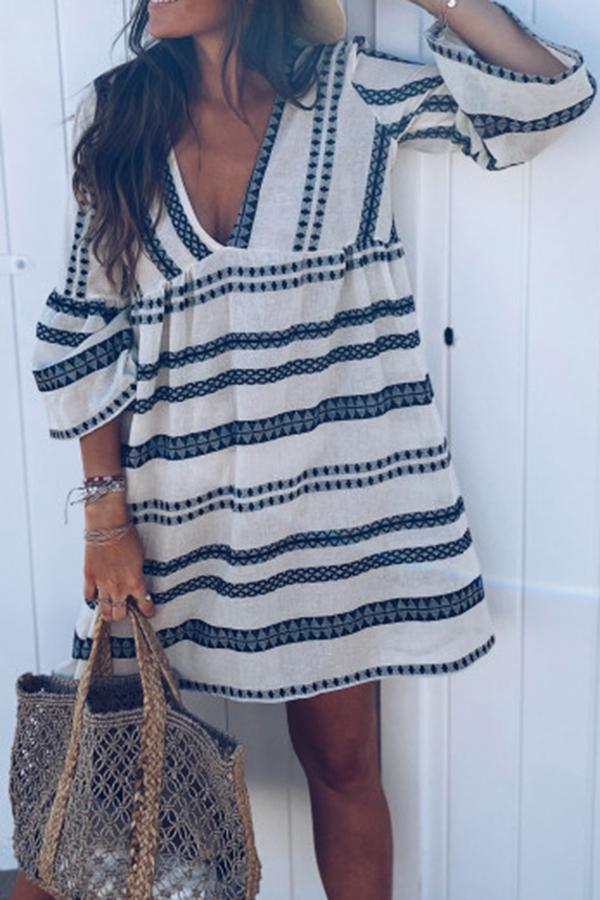 Thread Print Mid-Sleeve V-Neck Dress