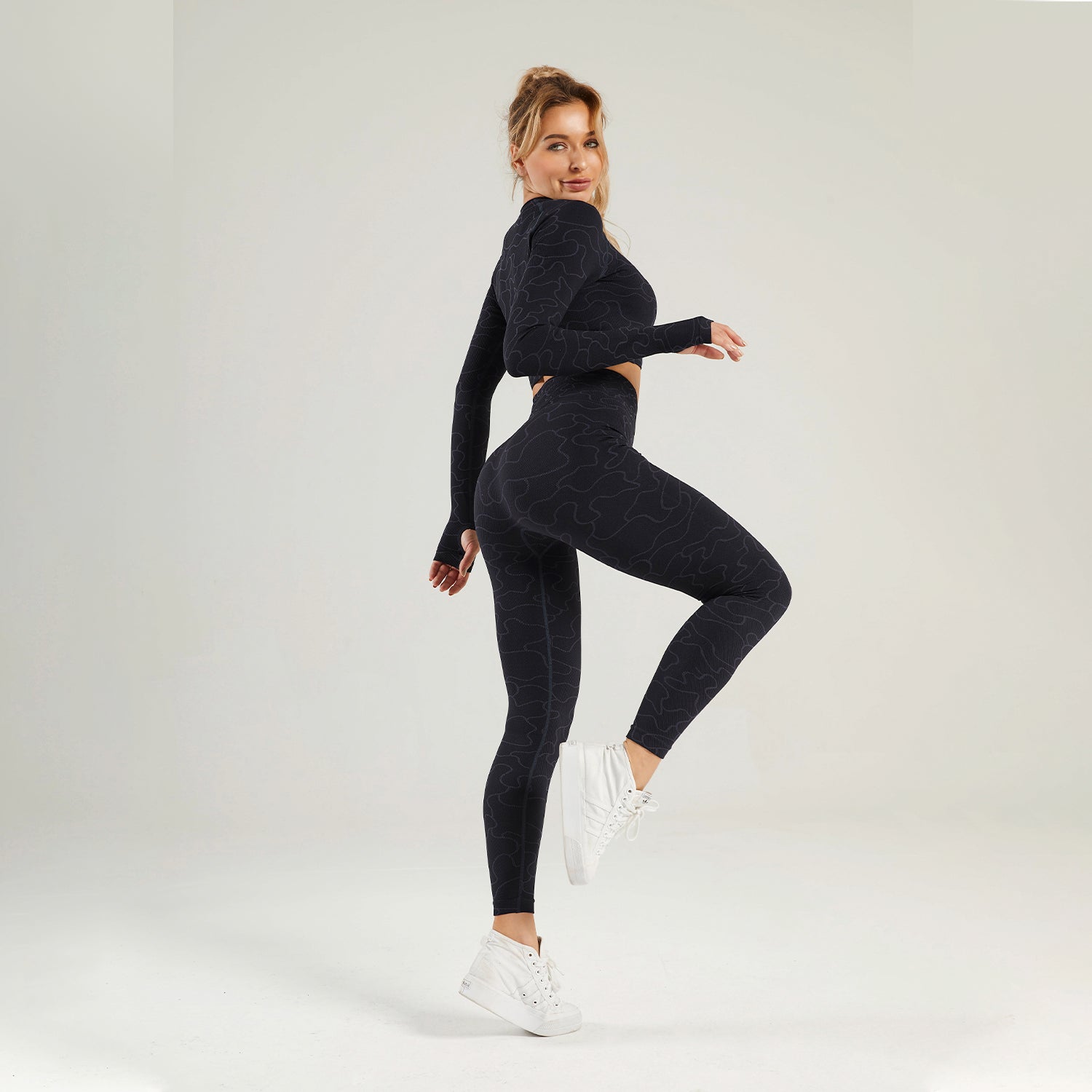 Seamless Gym Yoga Set Striped Long Sleeve & Leggings for Women