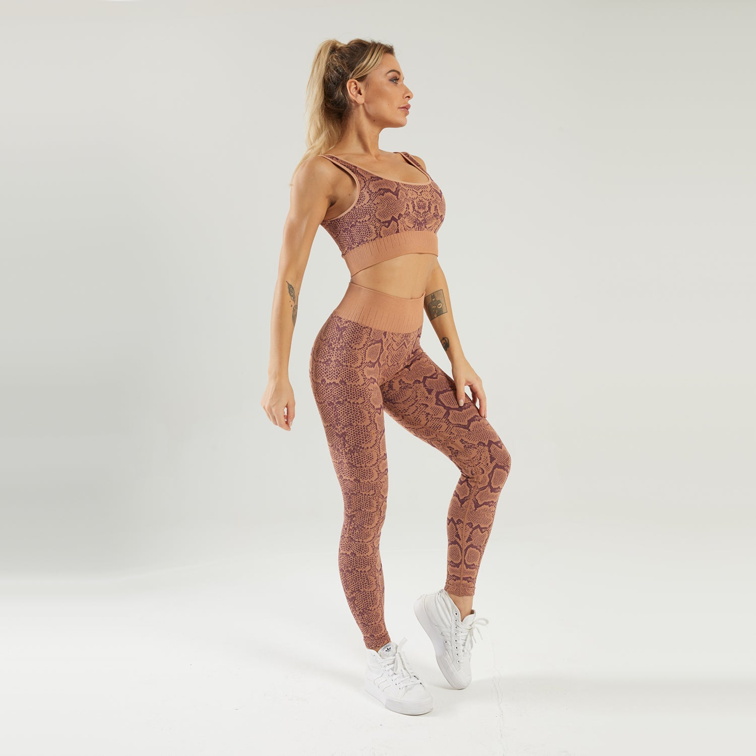 Seamless Gym Yoga Set Sports Bra & Leggings Snake Print